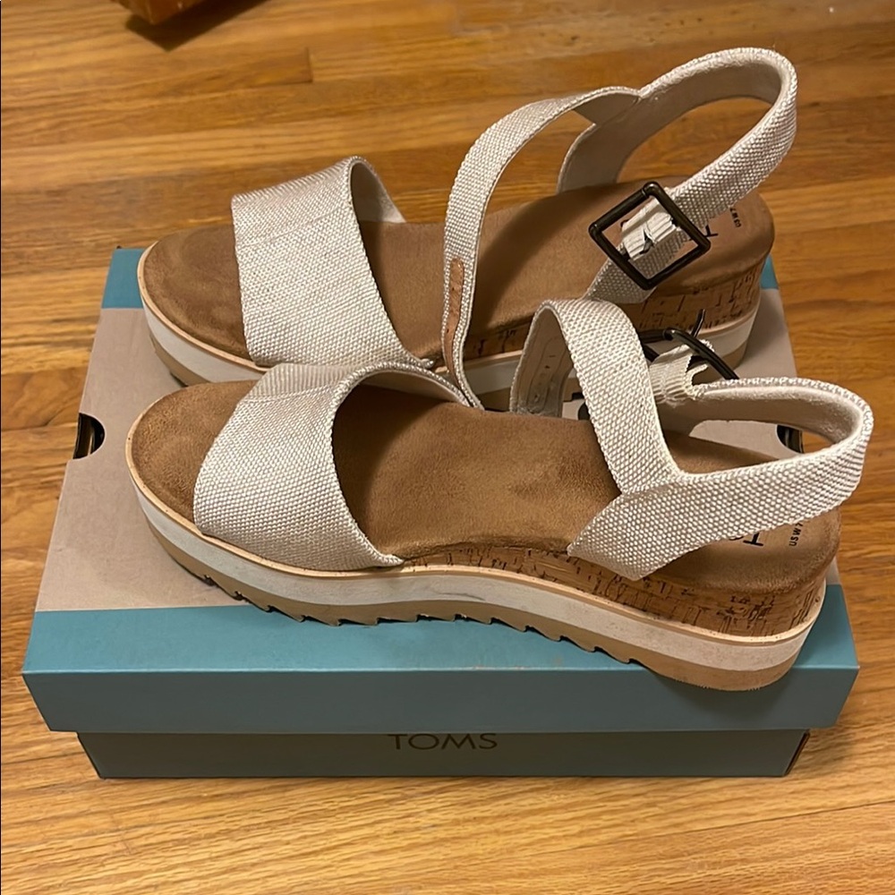 Toms Cream and Brown Platform Sandals